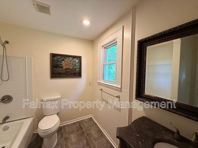 Photo - 4004 Fayetteville St