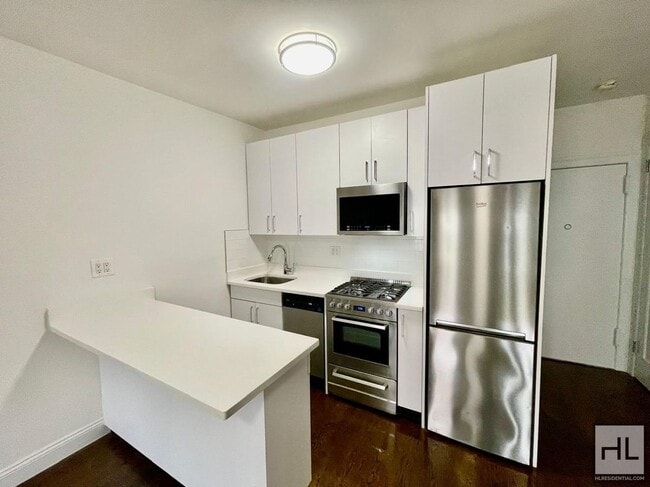 EAST 65 STREET - EAST 65 STREET Apartment Unit 4B
