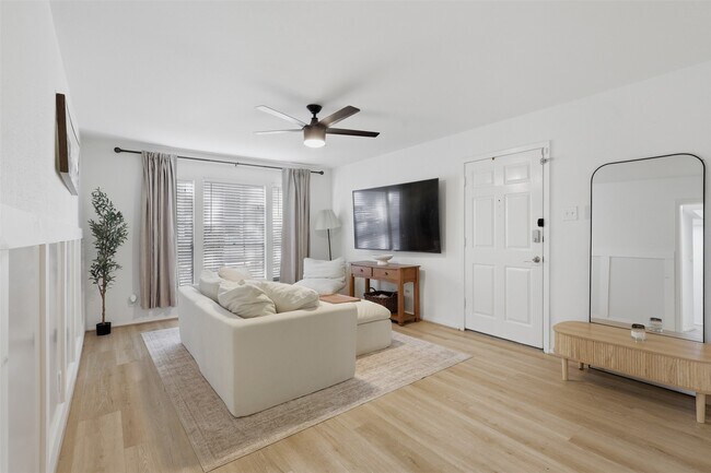 Photo - 4040 San Felipe St Unidad 102