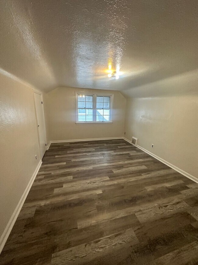 Photo - 4bd Single Maple Section 8