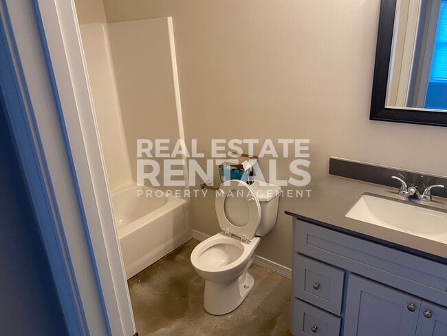 Photo - 12813 Alabama St