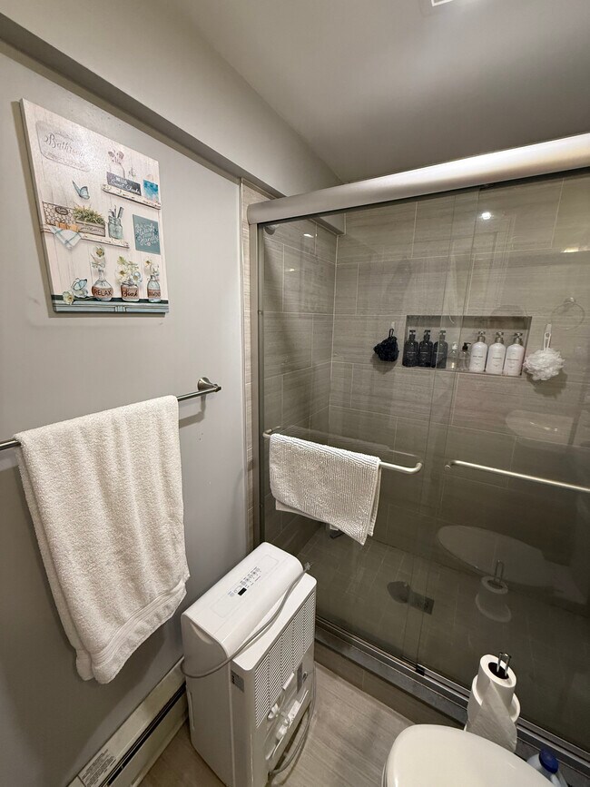 Photo - 404 Centre St Unit Apt 0