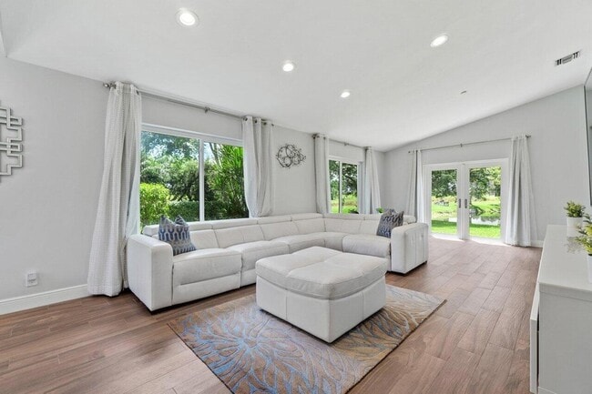 Photo - 19977 Villa Medici Pl