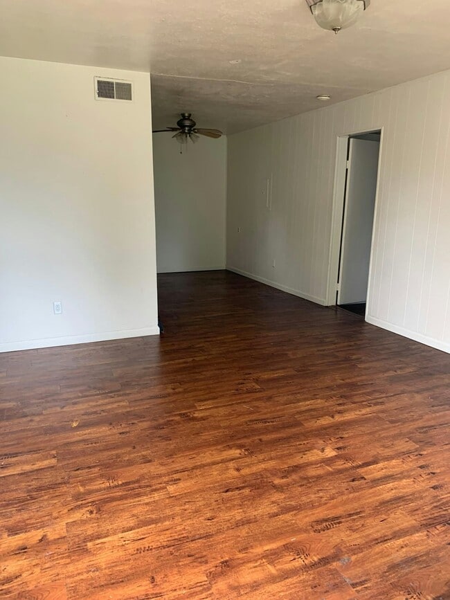 Photo - 1027 E Villa Marie St