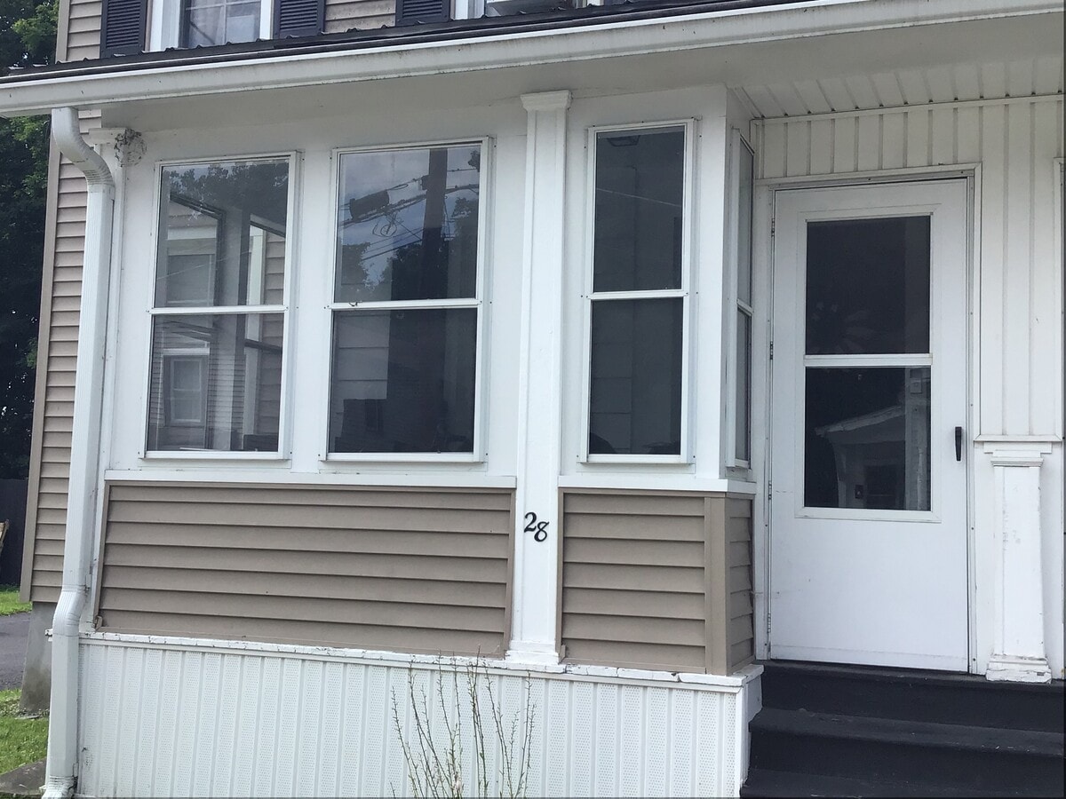 Photo - 28 N High St