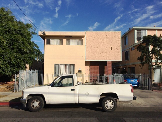 Photo - 12906 Doty Ave