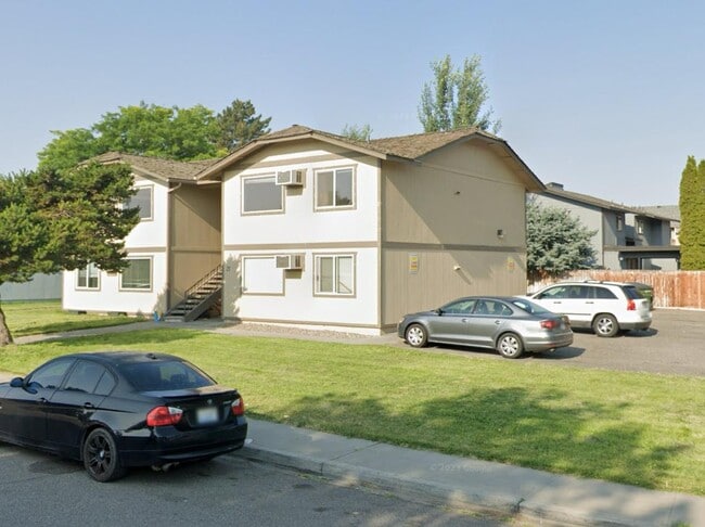 15 N Sheppard Pl
