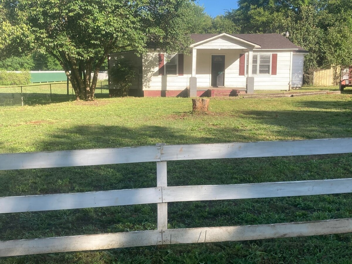 Photo - 8977 Hogansville Rd
