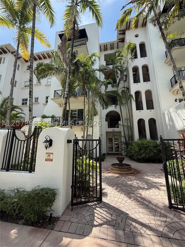 Building Photo - 650 Valencia Ave Unit 303