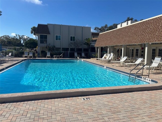 Building Photo - 1540 Glen Oaks Dr E Unit B222