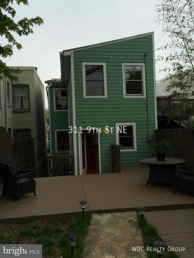 Photo - 311 9th St NE
