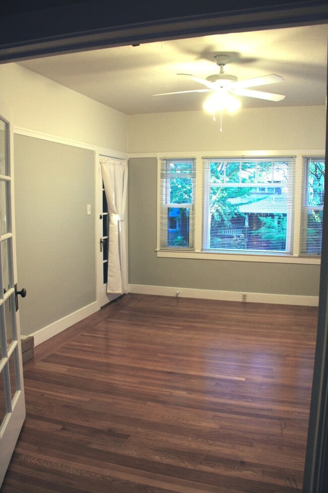 Living Room - 2815 I St Unit 3