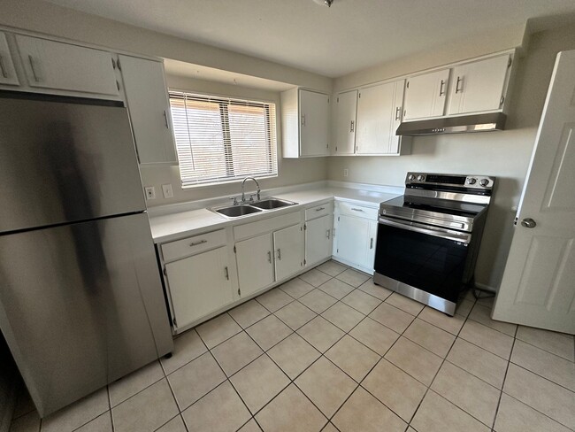 Photo - 4 Bedroom 2 Bathroom in Denver's Villa Park! Apartment Unit 1055