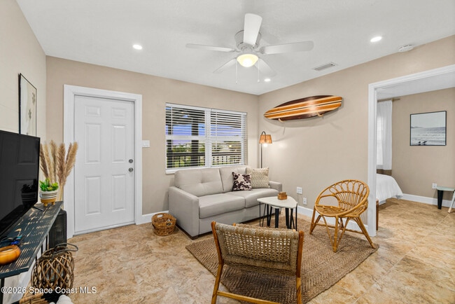 Photo - 1672 Pineapple Ave