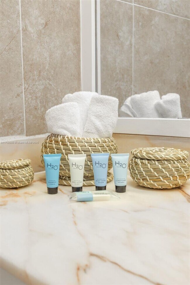 Photo - 5445 Collins Ave Unidad 1633