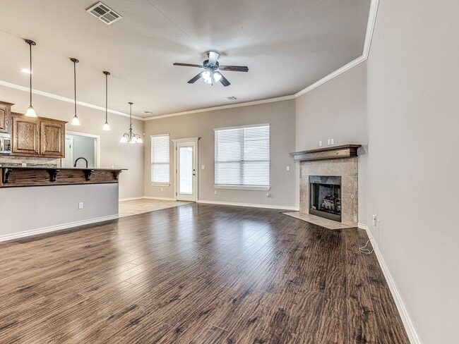 Photo - 3 Bedroom + Study + 3 car garage home located in the heart of Edmond!