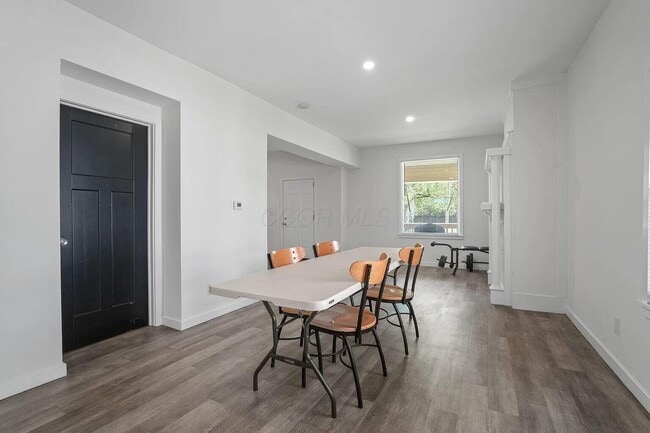 Photo - 2278 Ridgeway Ave