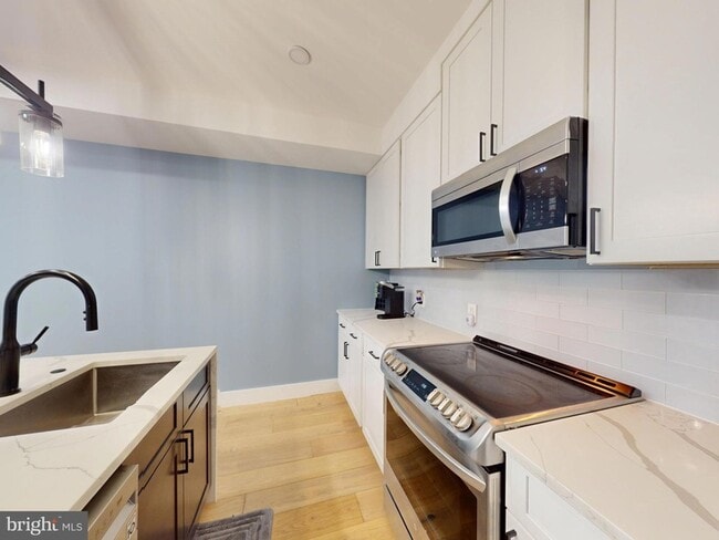 Photo - 927 Kennedy St NW Unit 303