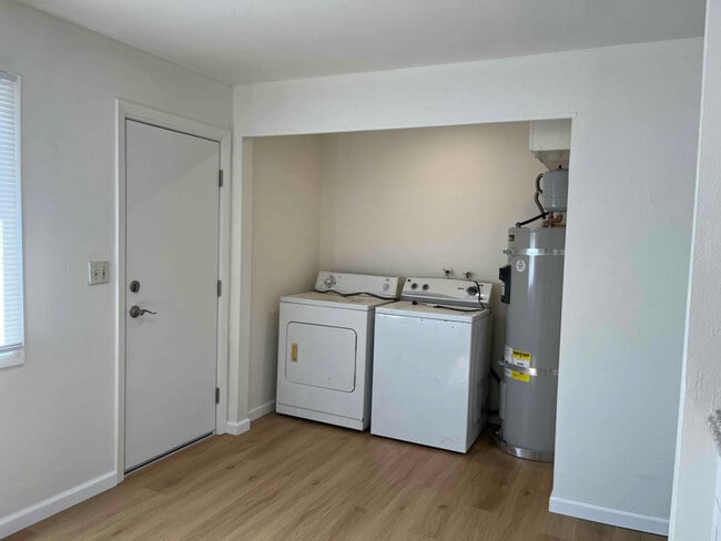 Photo - 338 Willow St Unidad A