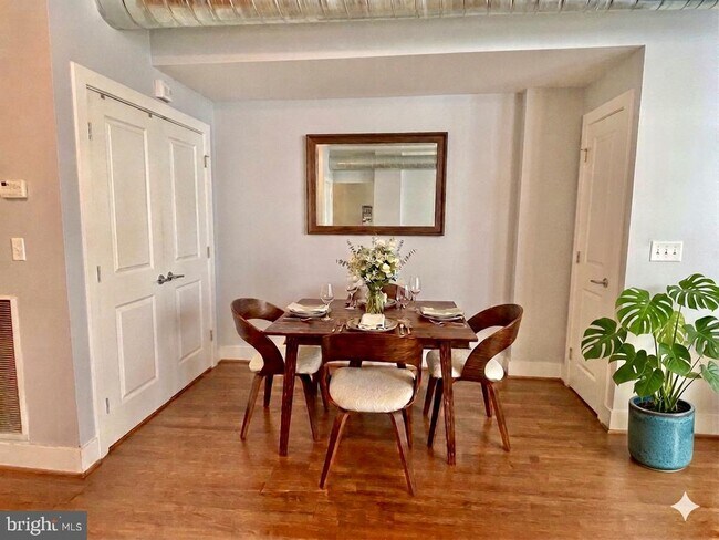 Photo - 2301 Champlain St NW Unit T10