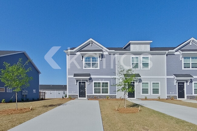 Building Photo - 2441 Banyan Cir