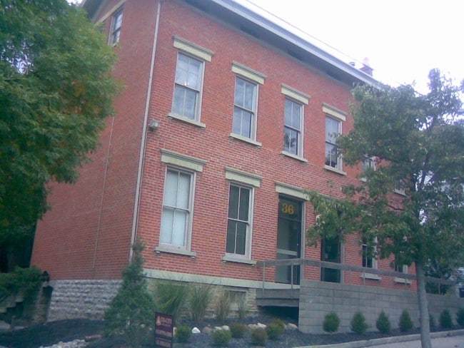 Photo - 36-38 E Hollister St