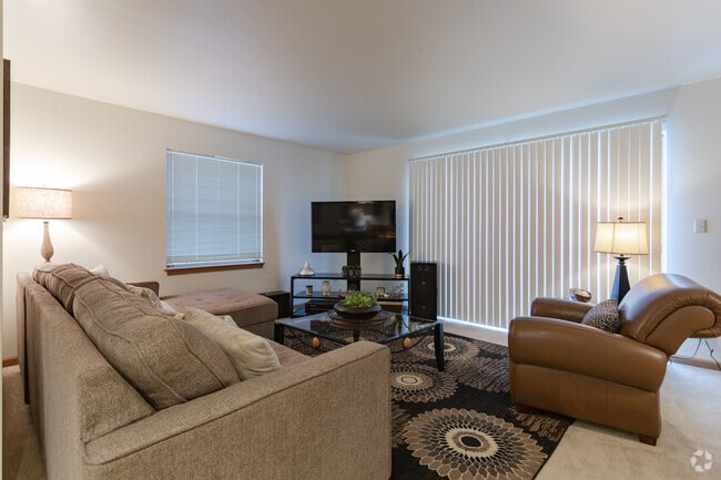 2BR, 2BA - Townhome - Apple Valley Associates LLC