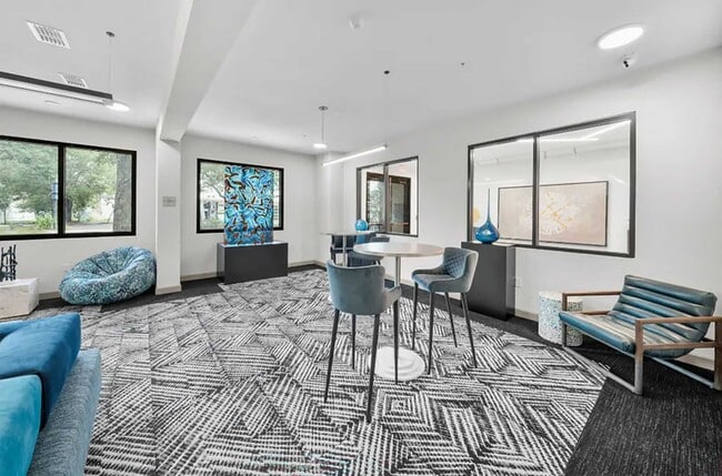 Gallery 3100