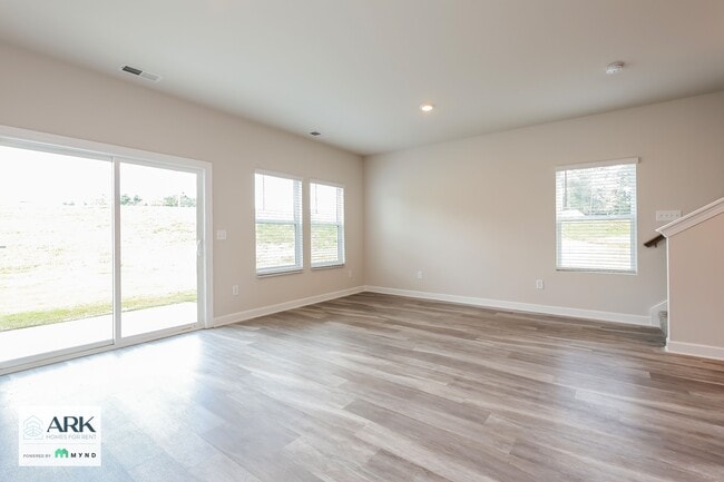 Photo - 220 Telford Dr