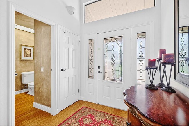 Photo - 468 Sunningdale Dr