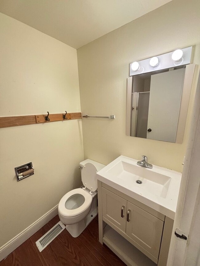 Photo - 801 W Stoughton Street