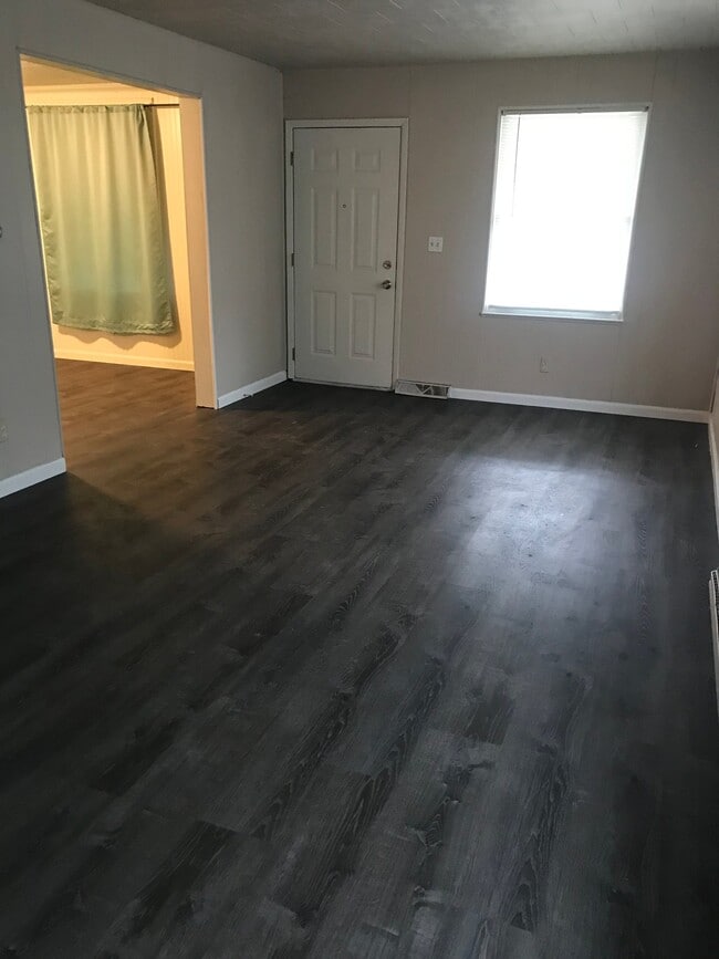 951 Warren Ave