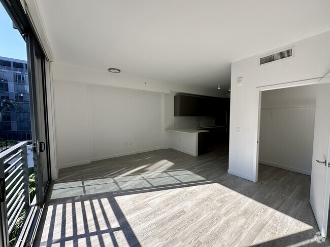Building Photo - 218 NW 34th St Unit S4 Rental