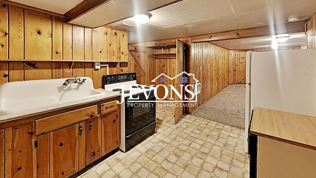 Building Photo - 4105 W Lincoln Ave Unit 1/2 Rental