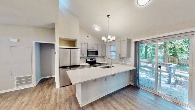 Photo - 5012 Glenview Ct