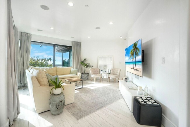 Photo - Live in the heart of Del Mar- where every ...