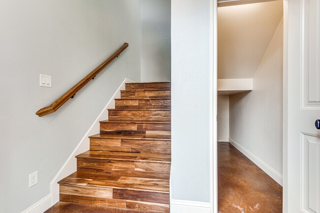 Photo - 2712 Merida Ave