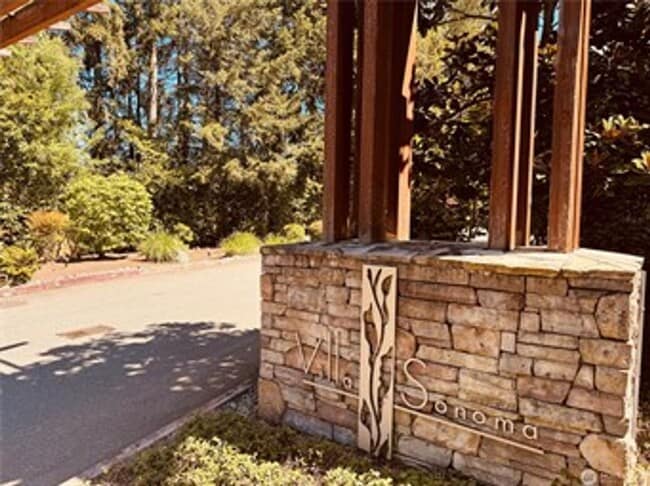 Building Photo - 2bd/1ba Kirkland Condo Unit C202