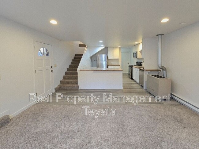 Photo - 2475 Yew Street Rd Unidad Apt A