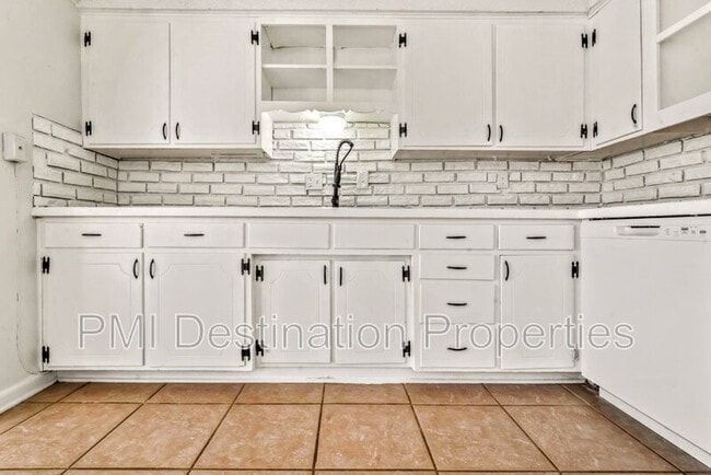 Photo - 3542 N 60 St