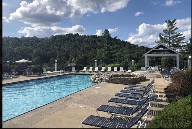 Photo - 120 Creekwood Dr Unit 2