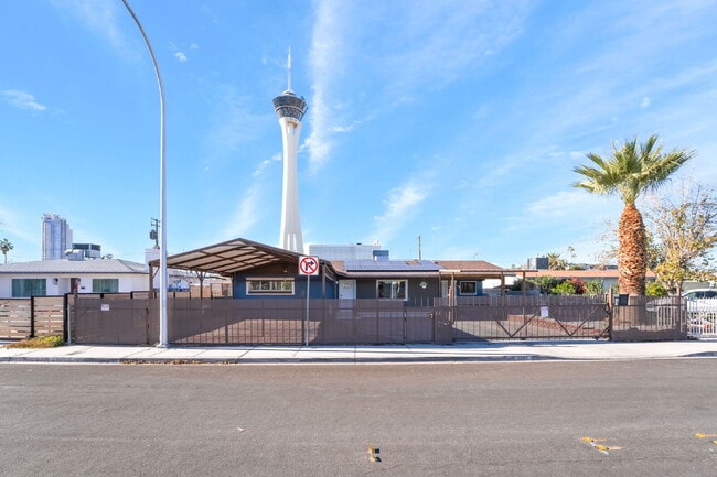 Building Photo - Single Story, Totally Renovated , 3 bedroom, 2 bathroom Home with extensive privacy and gated h...