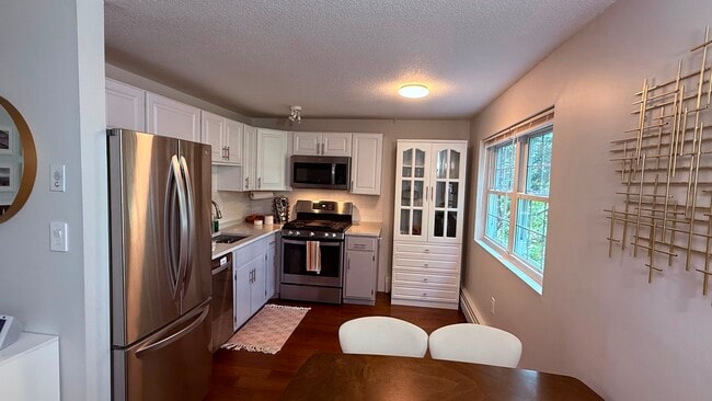 Building Photo - 61 Farrwood Ave Unit #9