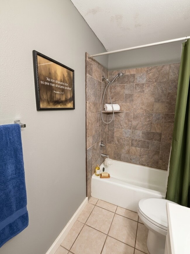 1720 Leona Dr