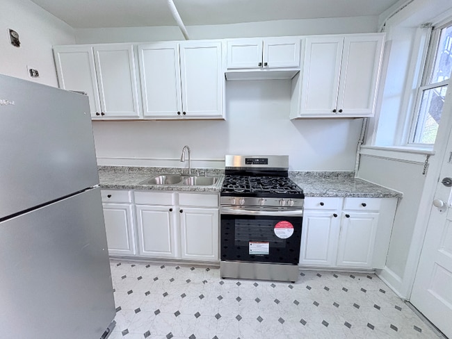 Photo - 1611 Hampton Blvd Unidad C1