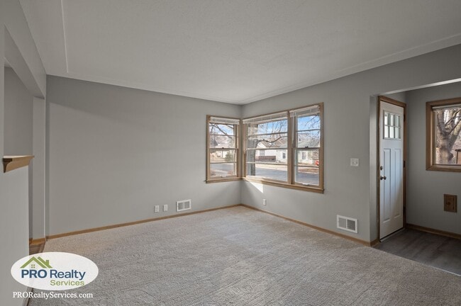 Photo - 4357-4359 7th St NE