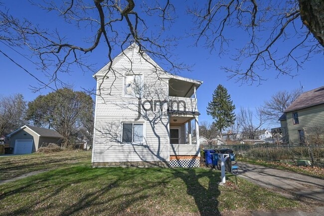 Building Photo - 6616 Wakefield Ave