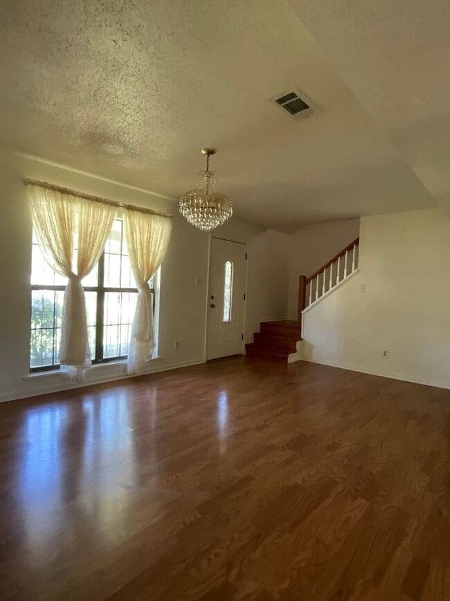 Photo - 416 Vernon St