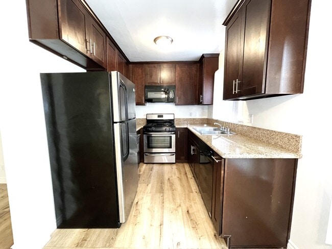Palms Apartments