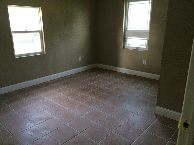 Photo - 313 Todds Ferry Rd